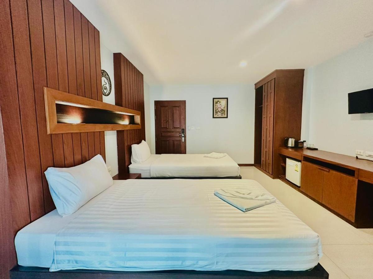 Cokoon Deva Patong Hotel Bagian luar foto